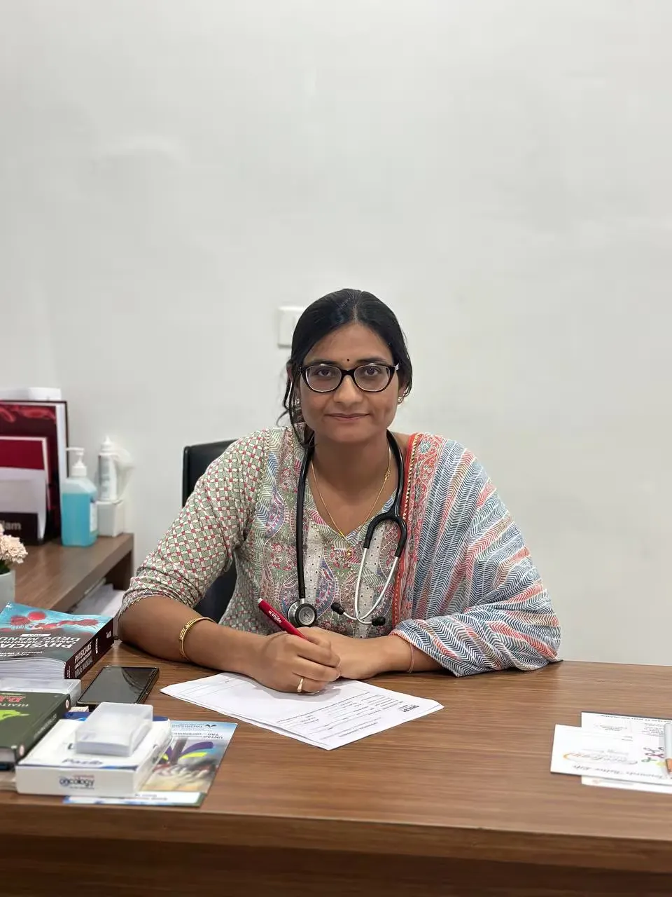 dr abhilasha maan with machine