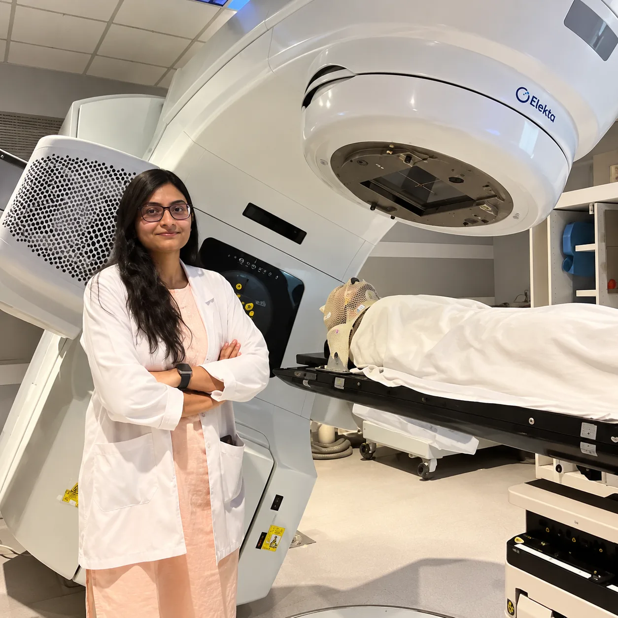 dr abhilasha maan with machine