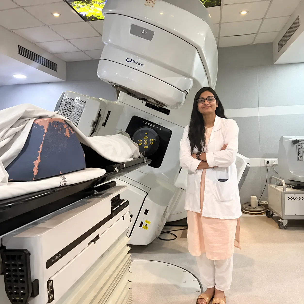 dr abhilasha maan with machine